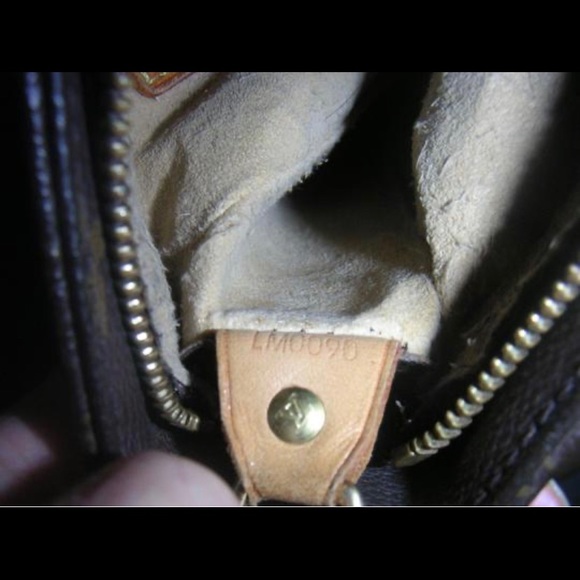 Louis Vuitton Looping GM - Picture 4 of 13